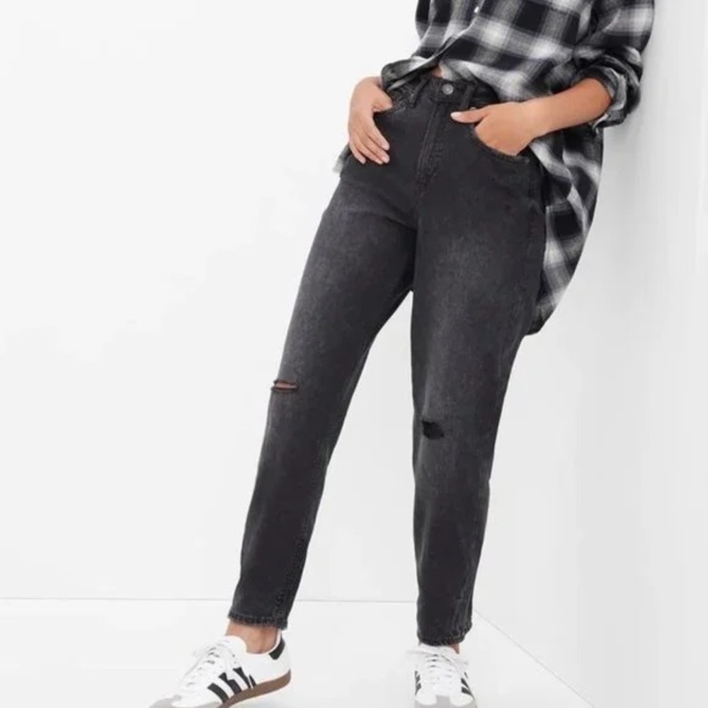 NWT GAP Teen High Rise Mom Jeans with Washwell, black wash,size 8